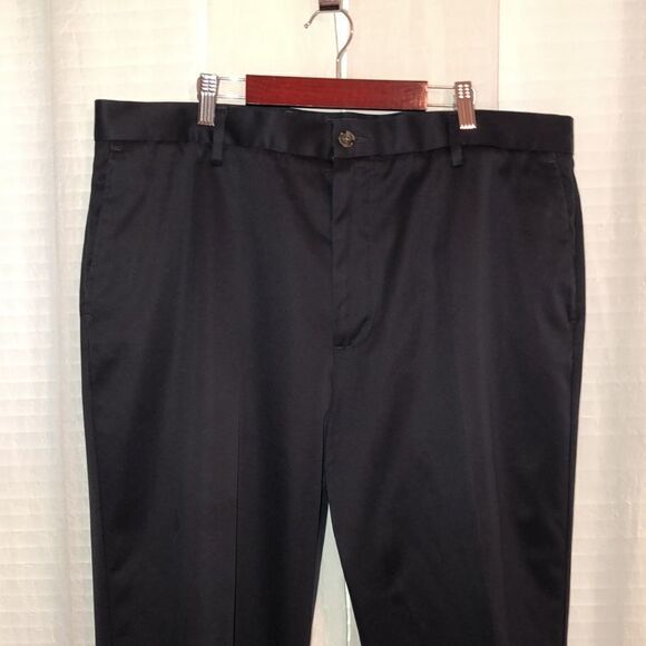 Dockers 38 x 29 Classic Fit Signature Wrinkle Free Khaki Pants in Navy - Picture 6 of 15